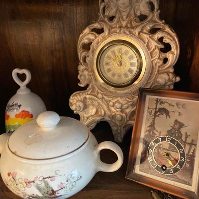 Small clocks and decor