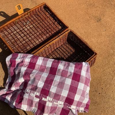 Lot of 3 vintage Wicker picnic baskets including 2 tablecloths.