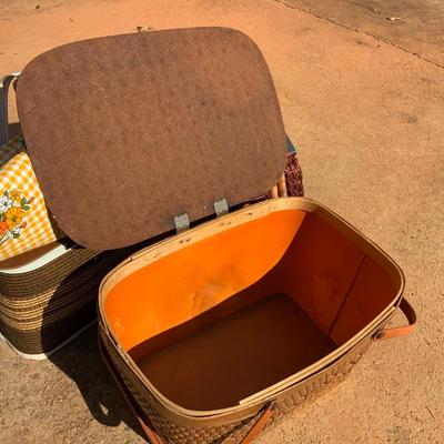 Lot of 3 vintage Wicker picnic baskets including 2 tablecloths.