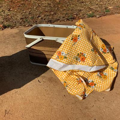 Lot of 3 vintage Wicker picnic baskets including 2 tablecloths.