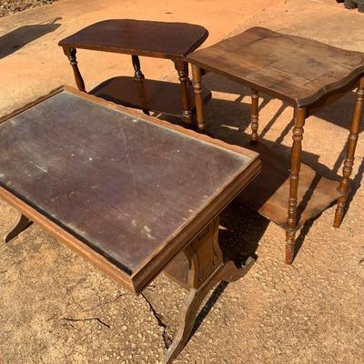 Lot of 3 vintage side tables/coffee table