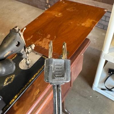 Antique Singer Sewing Cabinet with Sewing Machine, Button Holder and Thread!