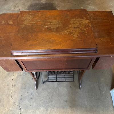 Antique Singer Sewing Cabinet with Sewing Machine, Button Holder and Thread!
