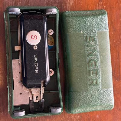 Antique Singer Sewing Cabinet with Sewing Machine, Button Holder and Thread!