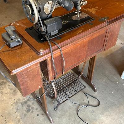 Antique Singer Sewing Cabinet with Sewing Machine, Button Holder and Thread!