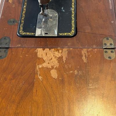 Antique Singer Sewing Cabinet with Sewing Machine, Button Holder and Thread!