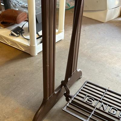 Antique Singer Sewing Cabinet with Sewing Machine, Button Holder and Thread!