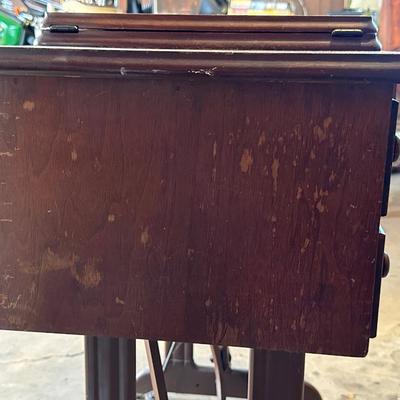 Antique Singer Sewing Cabinet with Sewing Machine, Button Holder and Thread!