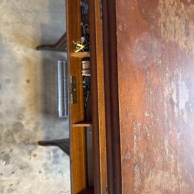 Antique Singer Sewing Cabinet with Sewing Machine, Button Holder and Thread!