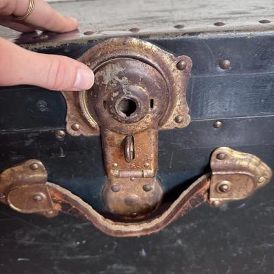 Antique Trunk by the National Vulcanized Fibre Company (LR-DZ)