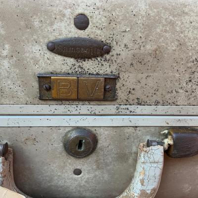 Lot of 3 Vintage Suitcases. Royal Traveller and Samsonite