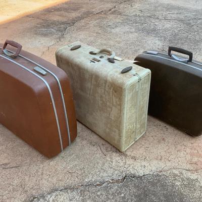 Lot of 3 Vintage Suitcases. Royal Traveller and Samsonite