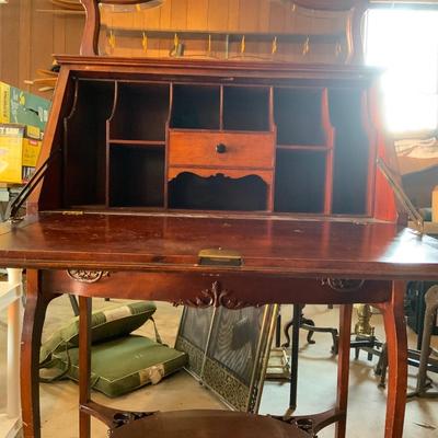 Beautiful Vintage 1 drawer Secretary Desk in good condition,