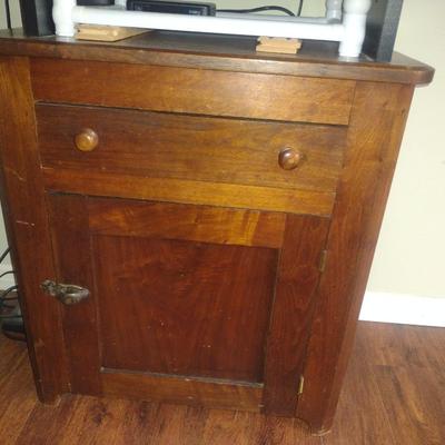 Vintage Wooden Side/Accent Cabinet- Approx 26 1/2" x 15" x 29" Tall