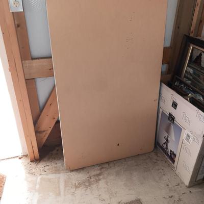 6 FOOT TABLE WITH FORMICA TOP AND FOLDING LEGS