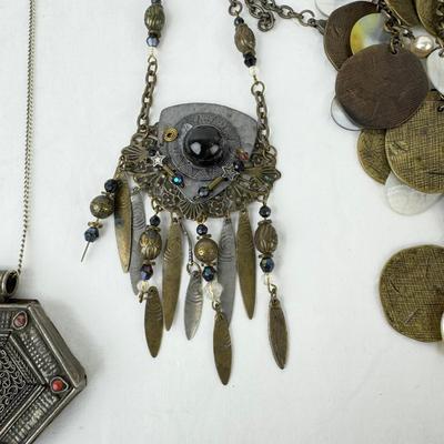 1206 Middle Eastern Jewlery Lot