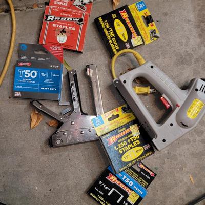 Manual and electric stapler with staples