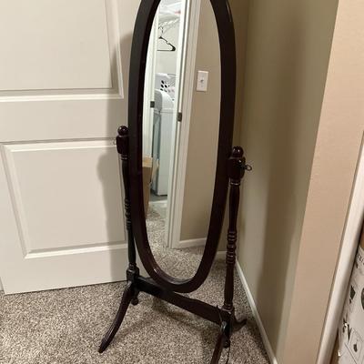 Standing mirror