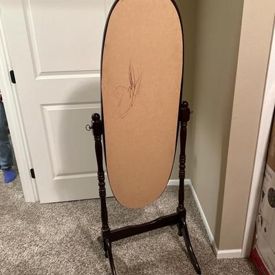 Standing mirror