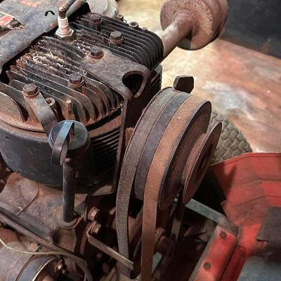 Vintage Gilson Gear 16 Lawn & Garden Tractor