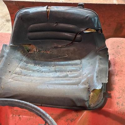 Vintage Gilson Gear 16 Lawn & Garden Tractor