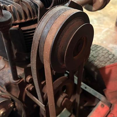 Vintage Gilson Gear 16 Lawn & Garden Tractor