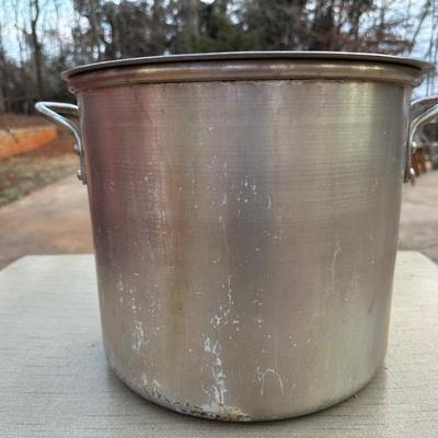 Lot of Vintage Kitchen Pots & Pans