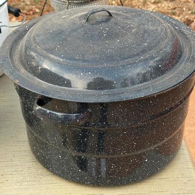 Lot of Vintage Kitchen Pots & Pans