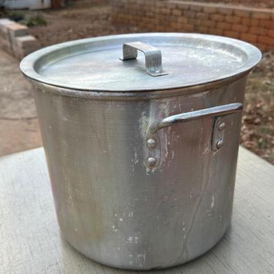 Lot of Vintage Kitchen Pots & Pans