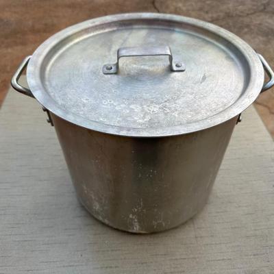 Lot of Vintage Kitchen Pots & Pans