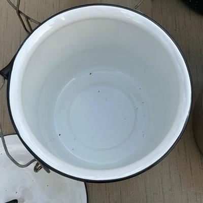 Lot of Vintage Kitchen Pots & Pans