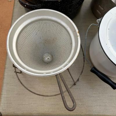 Lot of Vintage Kitchen Pots & Pans