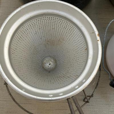 Lot of Vintage Kitchen Pots & Pans