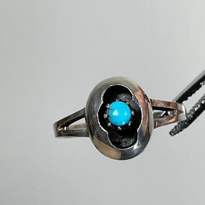 Sterling silver Turquoise Ring 8