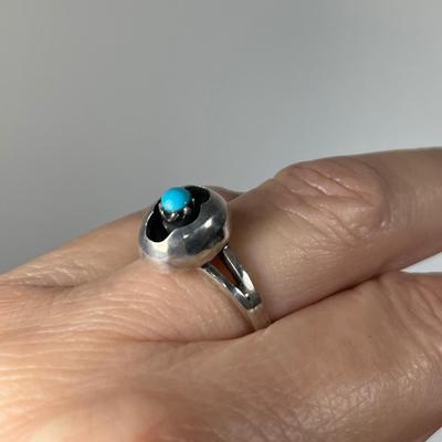 Sterling silver Turquoise Ring 8