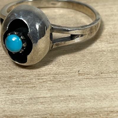 Sterling silver Turquoise Ring 8