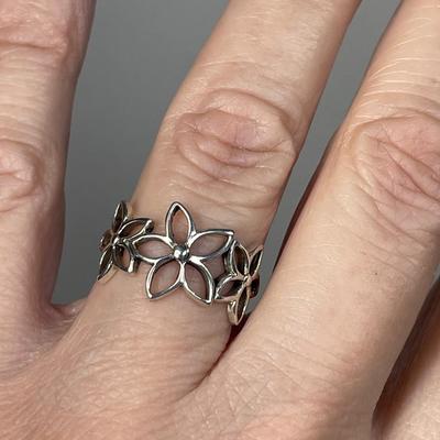 Sterling Silver Flower ring 8