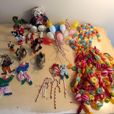 House Of Lloyd Bunny Holiday Decorations Clown Figures Candy Tree Strings Lot 8