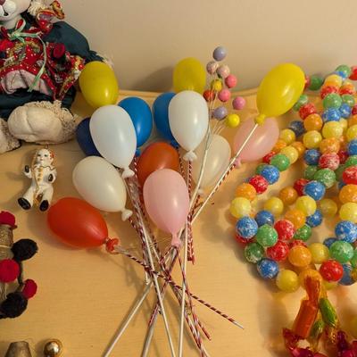 House Of Lloyd Bunny Holiday Decorations Clown Figures Candy Tree Strings Lot 8