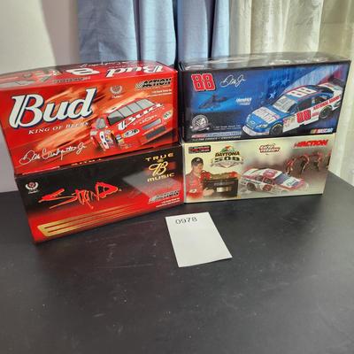 4 Action Die Cast Cars 1:24 Dale Earnhardt Jr 8 Bud 88 National Guard