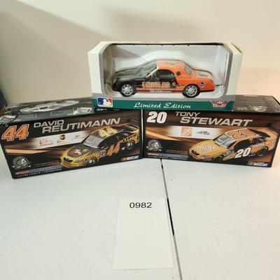 lot of 3 Die Cast Cars Tony Stewart 2008 #20 Home Depot David Reutimann #44 UPS Kentucky Derby Baltimore Orioles Car 2001