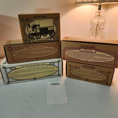 6 Vintage Ertl Die Cast Trucks banks Mack Hawkeye Yankee Panel Diamond 1 Tanker