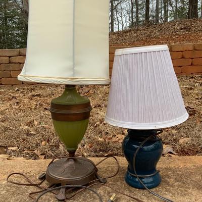 Lot of 2 older lamps