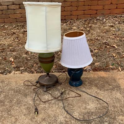 Lot of 2 older lamps