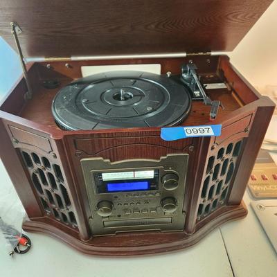 It Innovative Technology Am/Fm/ Cassette Player Record player CD W extra 2 /3 pack needles