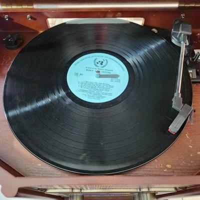 It Innovative Technology Am/Fm/ Cassette Player Record player CD W extra 2 /3 pack needles