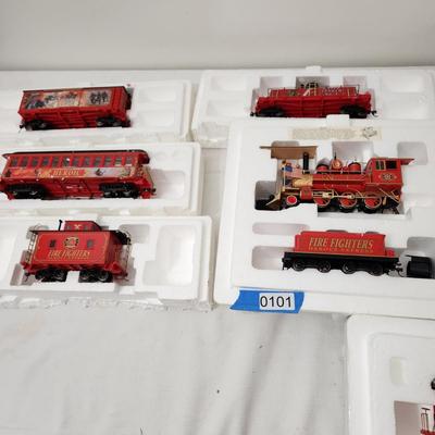 Bachmann Hawthorne Village Fire Fighter HO Train Set