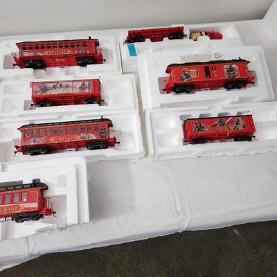 Bachmann Hawthorne Village Fire Fighter HO Train Set