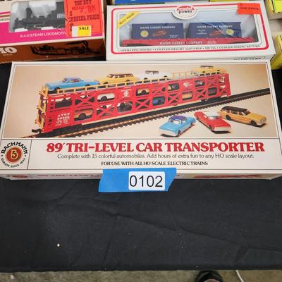 Large Lot of HO scale Locomotives & Train Cars Tri Level Car Carrier AHM Baltimore Ravens Washington Redskins Cars