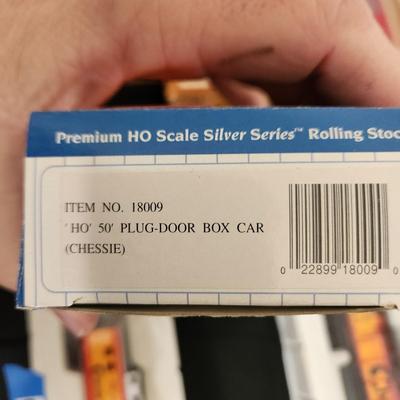 HO Scale B&O Chessie Systems Locomotives 4180, Car ,Caboose 1872